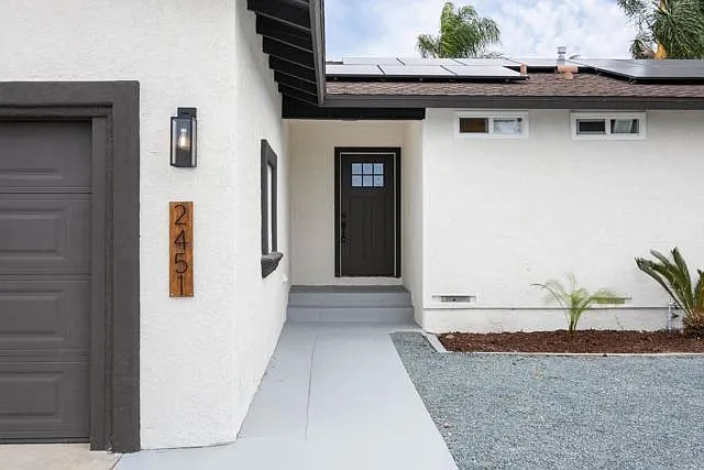 2451 Calle Chanate — Photo 2