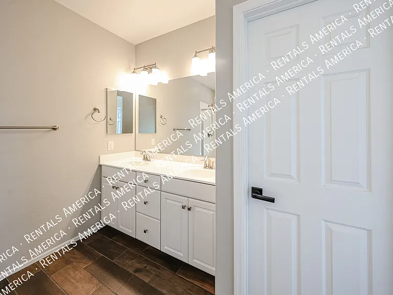5211 W Leodra Ln — Photo 31
