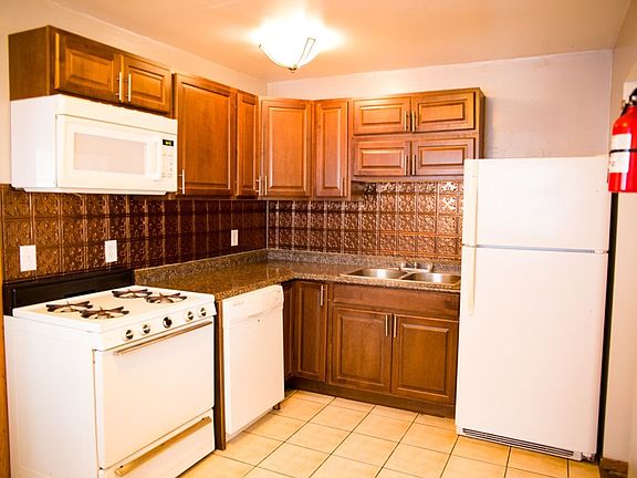 3rd image of 1104-06 13th Ave SE