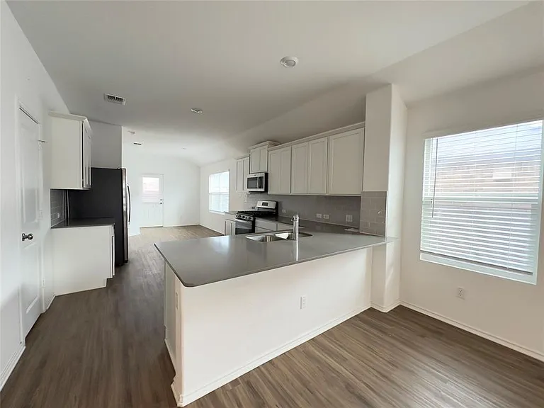 104 Milliner Loop — Photo 3