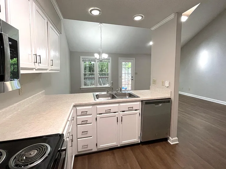 5108 Sinclair Dr — Photo 8