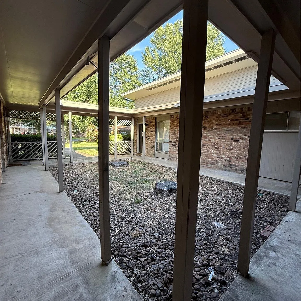 2 bed, 1.0 bath, 900 sqft, $1,150 — Photo 3