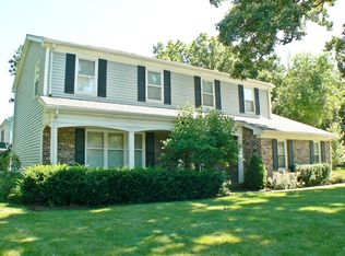 129 Branchwood Dr, Schaumburg, IL 60193