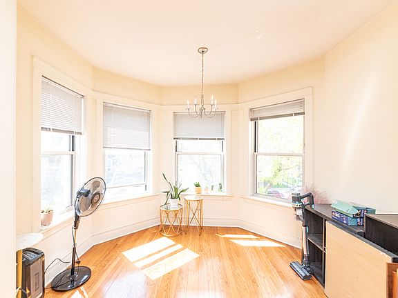 3rd image of 3411 N Elaine Pl #2S