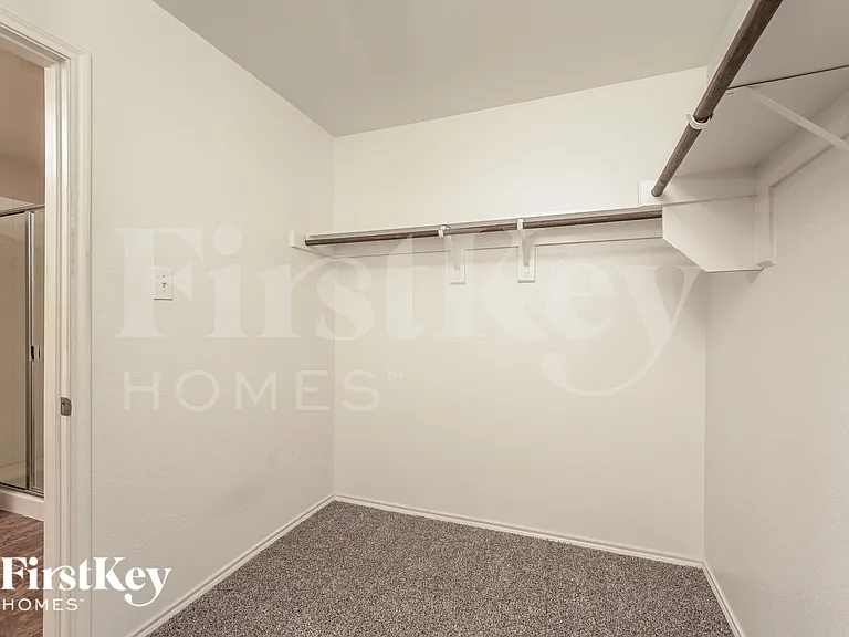 1800 Arbordale Way — Photo 12