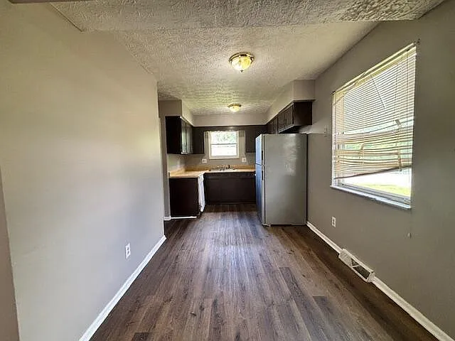 2621 Woodsedge Rd — Photo 4