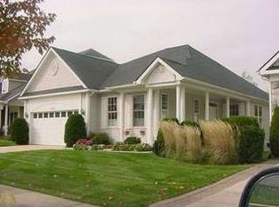 3575 Riverside Dr, Auburn Hills, MI 48326