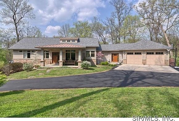 GORGEOUS NATURALIZED SETTING