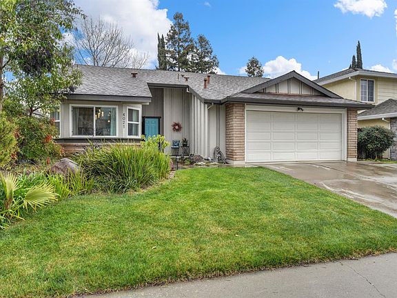 3rd image of 4021 N Country Dr