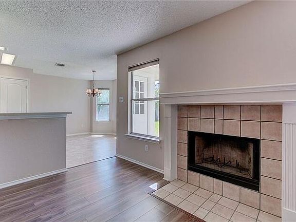 4th image of 1322 Ashley Dr