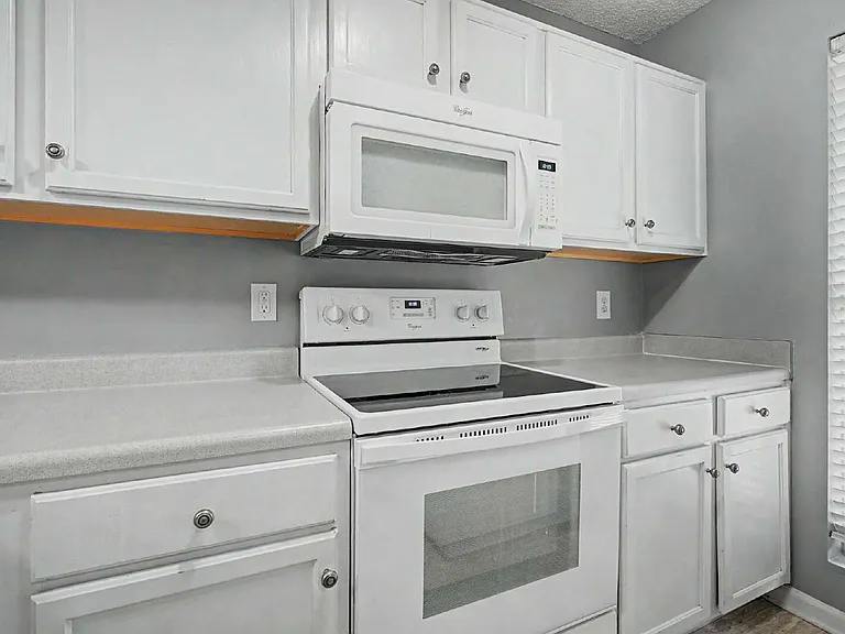 5812 Gentle Wind Dr — Photo 9
