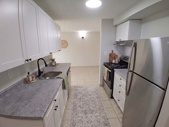 2nd image of 2609 Meadowbrook Ln