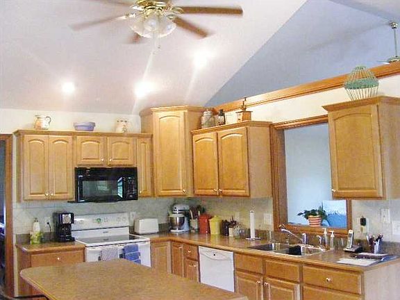 5th image of 468 Clover Hill Dr