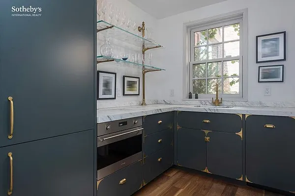 Sold by Sotheby's International Realty | media 15