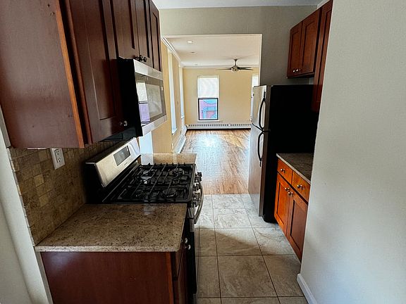 5th image of 55 Bruckner Blvd #3B