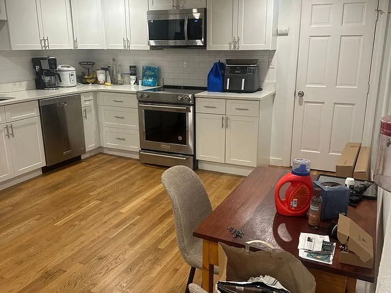506 E Broadway #4 — Photo 1