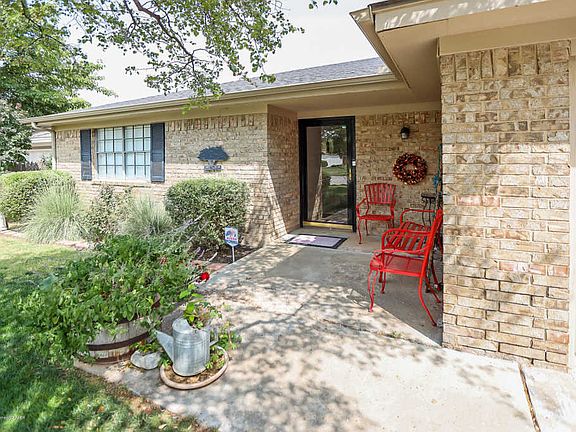 4th image of 3303 Whitecotton Pl