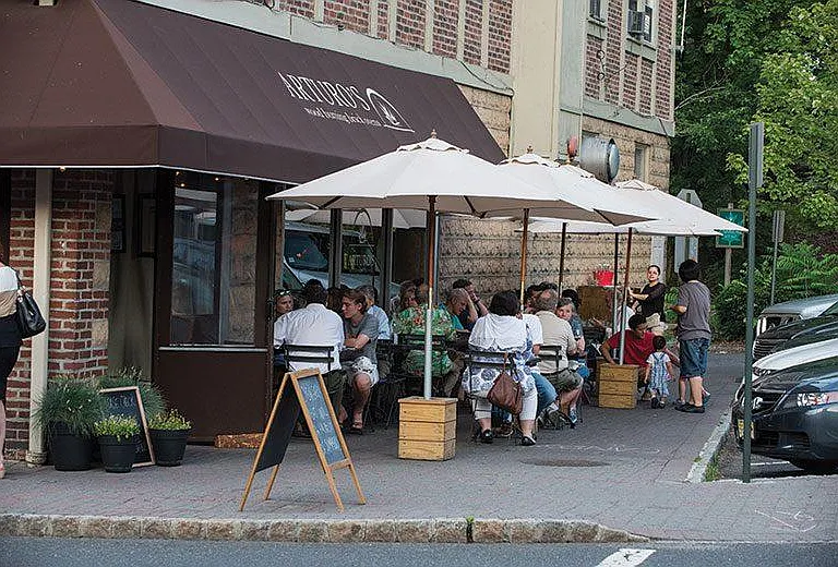 5 minutes away from Maplewood Village which includes pizzerias, ice cream shop, Starbucks, movie theatre, supermarket, kids activity(karate, painting, etc) and train station