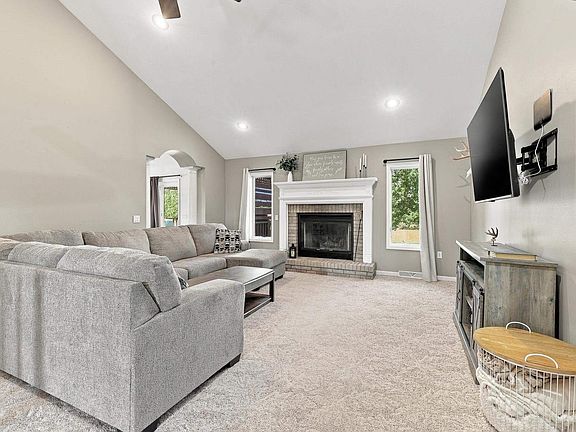 5th image of 111951 WINTERBERRY CIRCLE