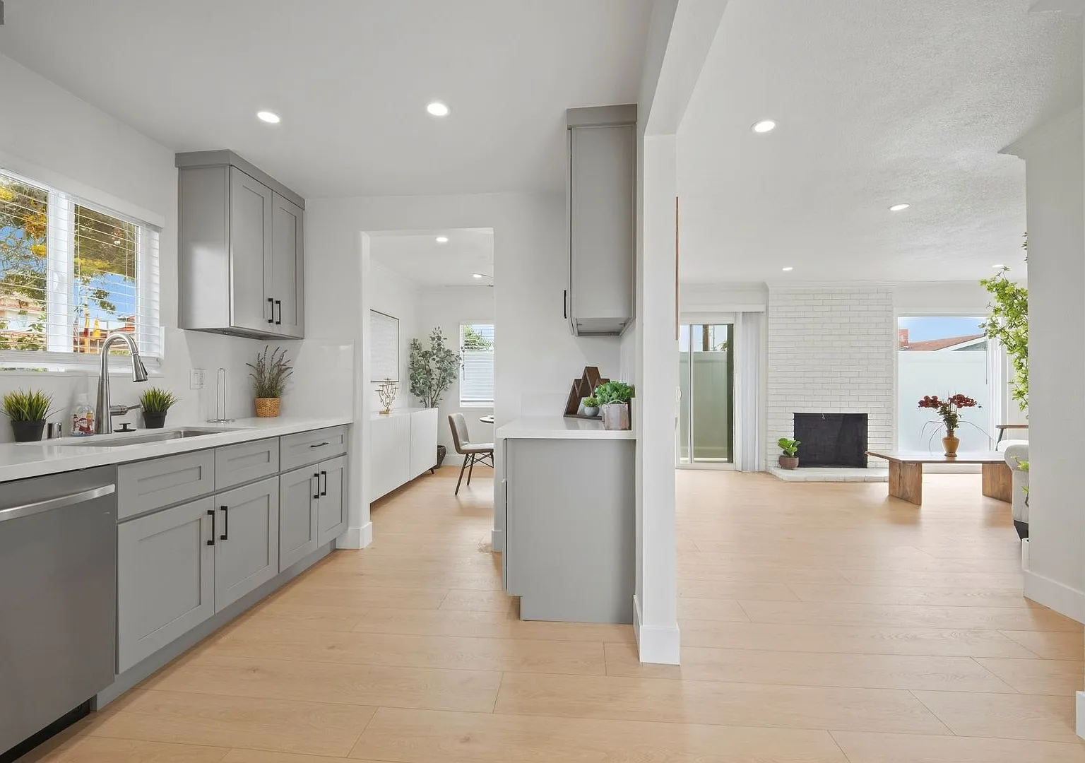 Showing Times: to schedule a viewing, please contact us — Photo 2