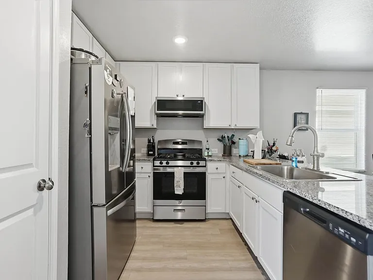 10231 Mesa Medina — Photo 1