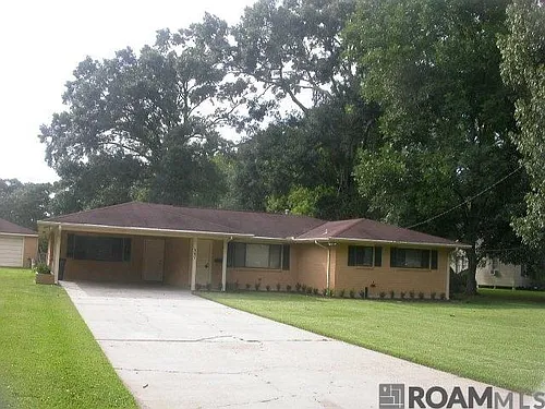 367 McDonald Ave Photo 1