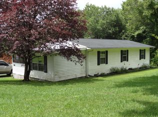 323 Goodman Rd, Oliver Springs, TN 37840