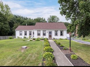 74 School St, Lincoln, RI 02865