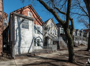 2432 W Carmen Ave, Chicago, IL 60625