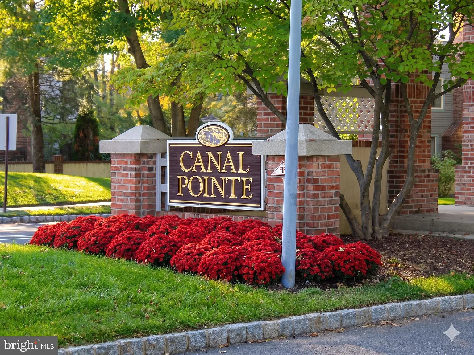 2 bed, 1258 sqft, $2,600 — Photo 2