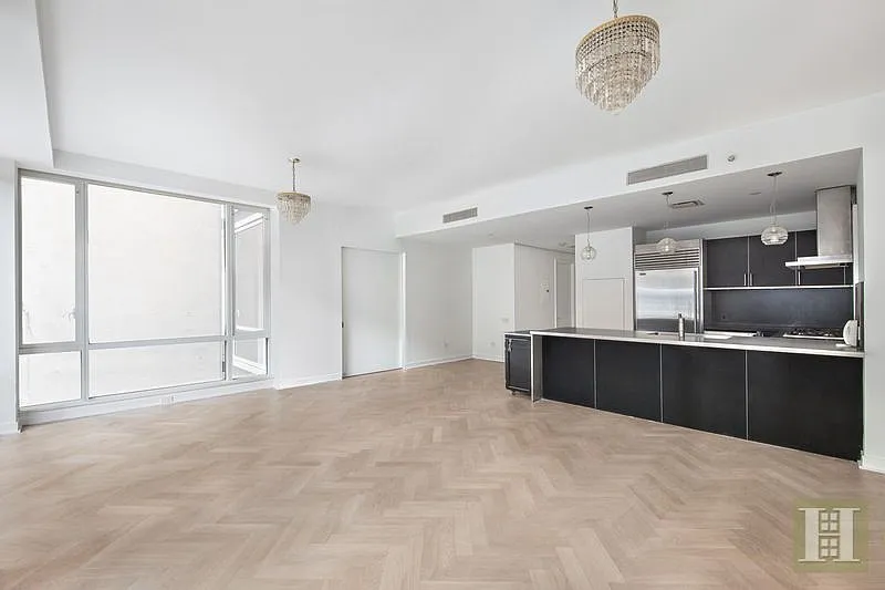 330 Spring St APT 3D photo 1
