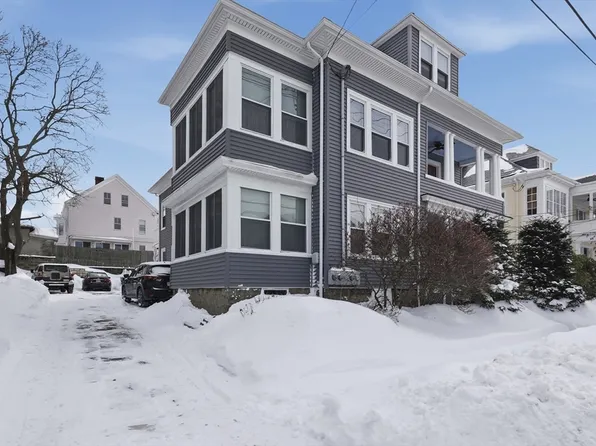 13 Roslyn St #2, Salem, MA 01970