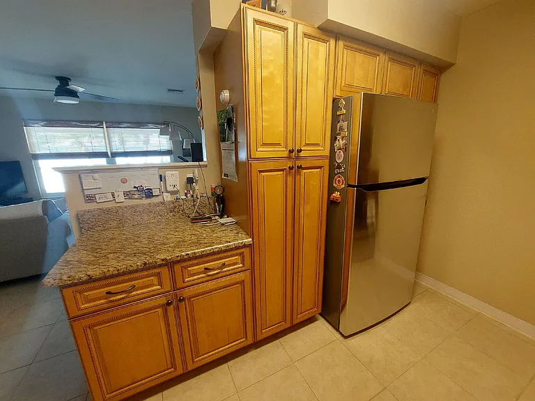 1541 Crest Dr — Photo 7