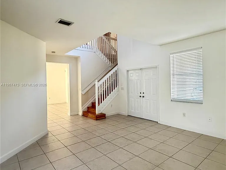 16500 SW 37th St — Photo 3
