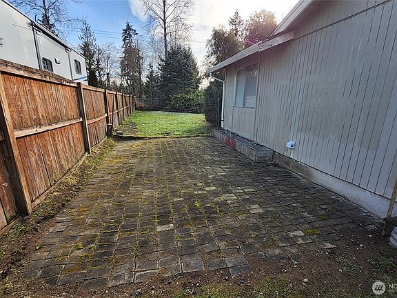 4th image of 15911 121st Avenue Ct E