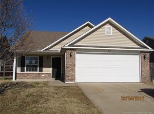 43 W Fairlane Pl, Sapulpa, OK 74066
