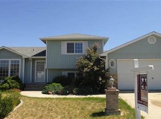 1848 N Salmon River Ln, Greenacres, WA 99016