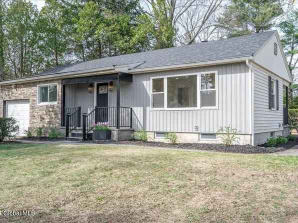 9 Maplewood Parkway, South Glens Falls, NY 12803