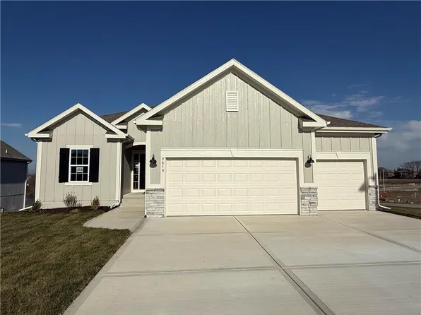 9810 N Laurel Ave, Kansas City, MO 64157