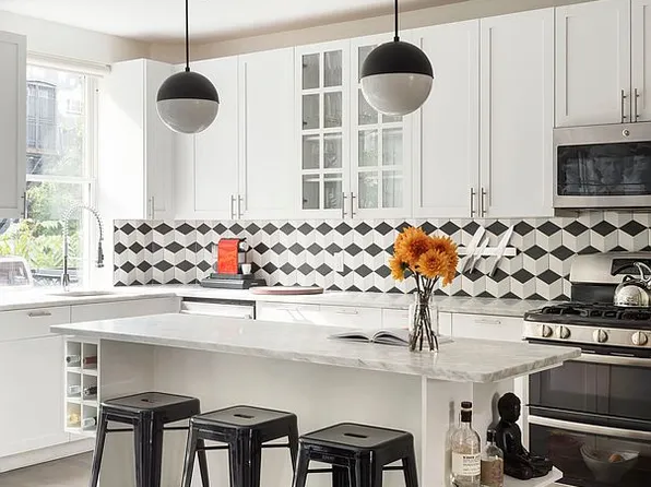 338 2nd St APT 3E, Brooklyn, NY 11215