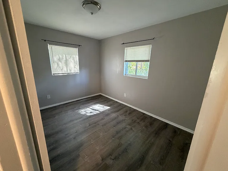204 Melody Ln — Photo 10