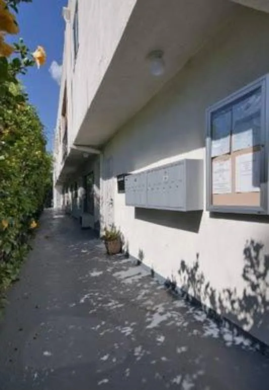 Orange Grove Towers — Photo 2