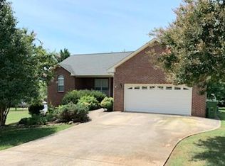 319 Woodsboro Ln, Maryville, TN 37804