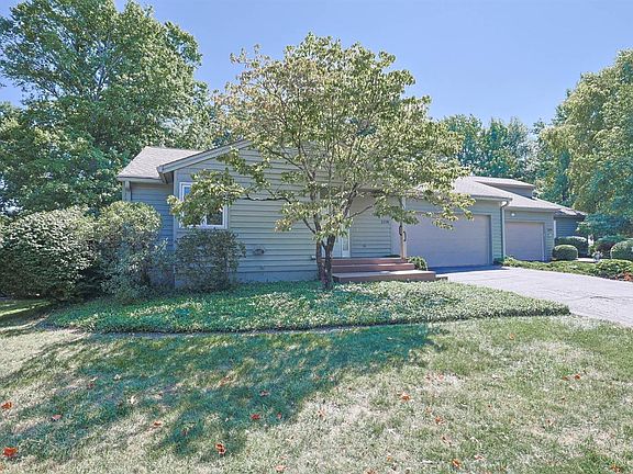 2nd image of 2218 Sweetbriar Ln