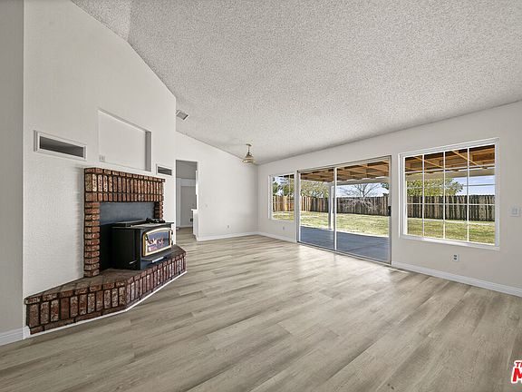 3rd image of 12953 Sundown Rd