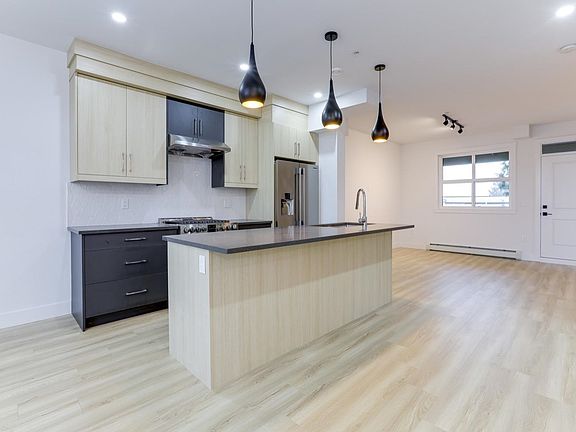 3rd image of 46376 Yale Rd #7