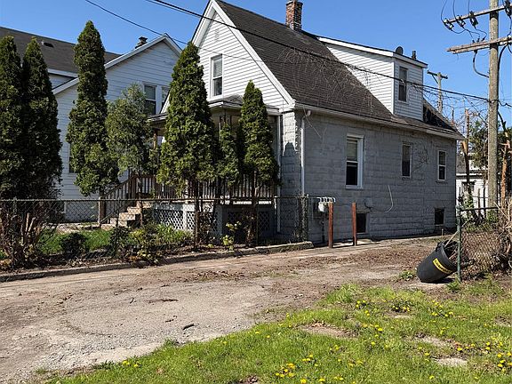 3rd image of 10 Perrin St