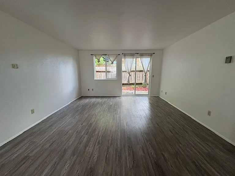 680 D St — Photo 6