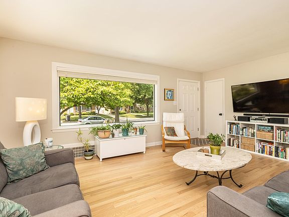 4th image of 6060 N Shoreland Ave