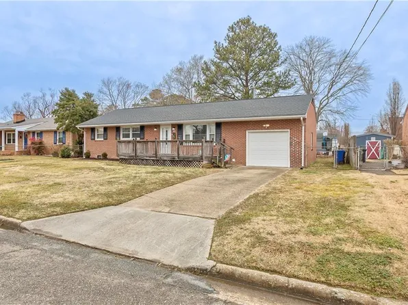 176 Hawthorne Dr, Newport News, VA 23602